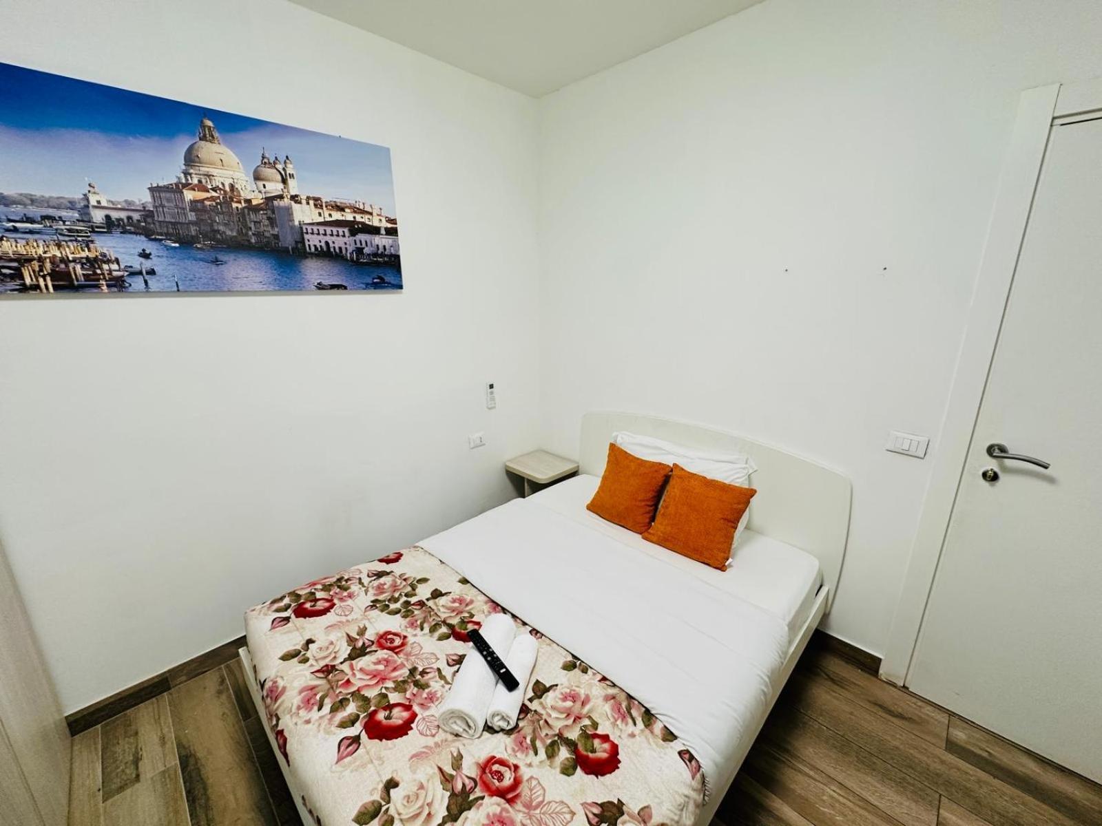 Dream Hub Hotel เมสเตร ภายนอก รูปภาพ