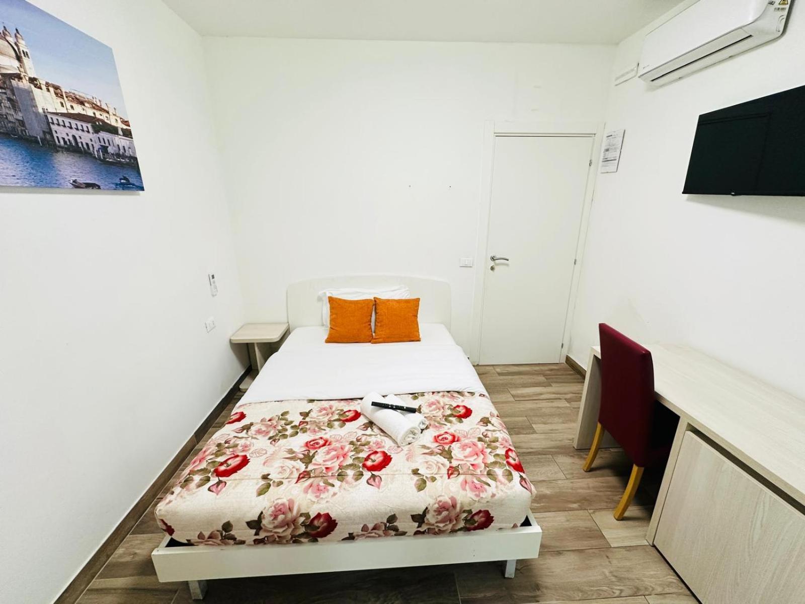 Dream Hub Hotel เมสเตร ภายนอก รูปภาพ