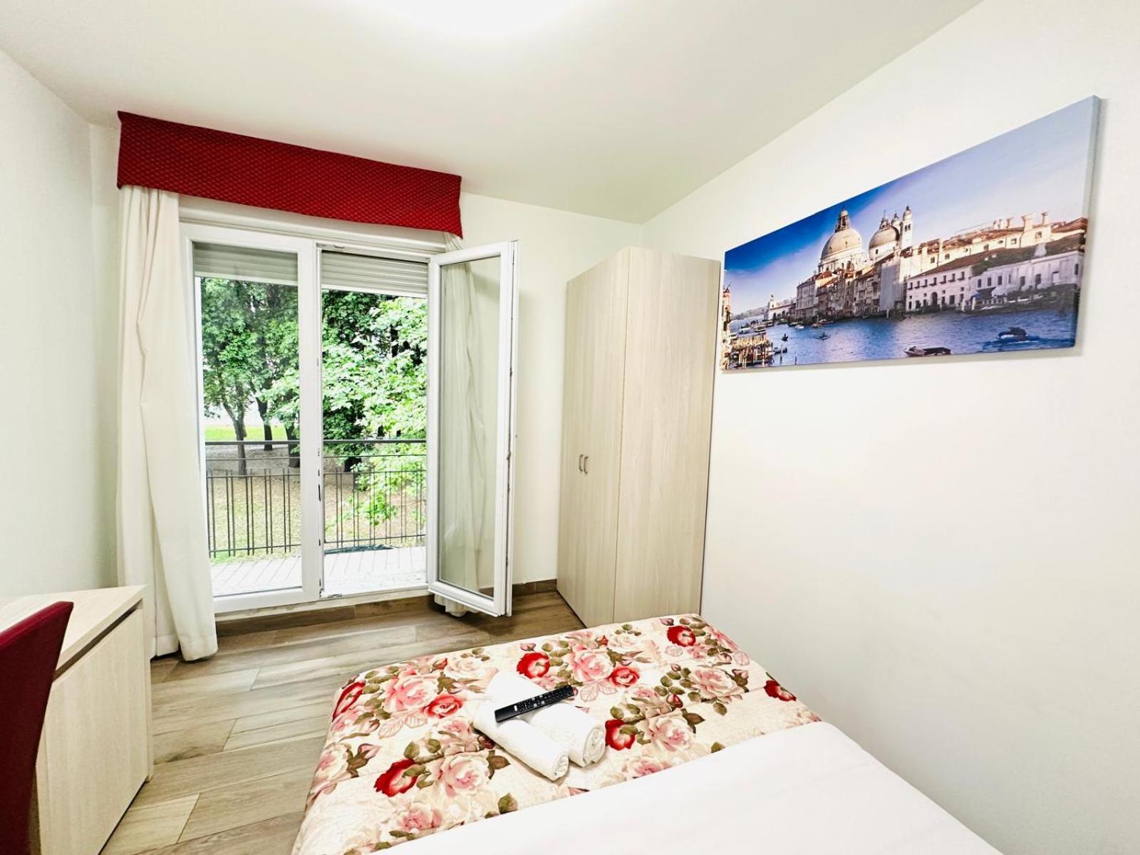 Dream Hub Hotel เมสเตร ภายนอก รูปภาพ